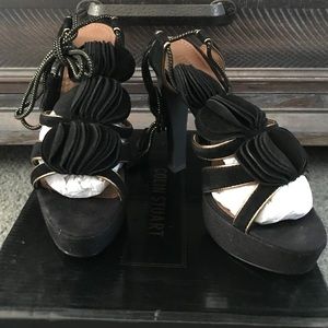 Colin Stuart Black Lace Up Suede Platform Heels 👏🏼